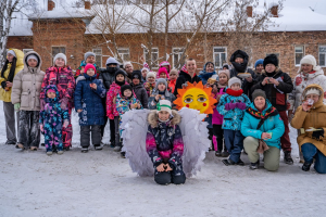 Волонтёры Общественного движения &laquo;За здоровое поколение&raquo; подарили детям Сорокового километра тёплую и яркую Масленицу
